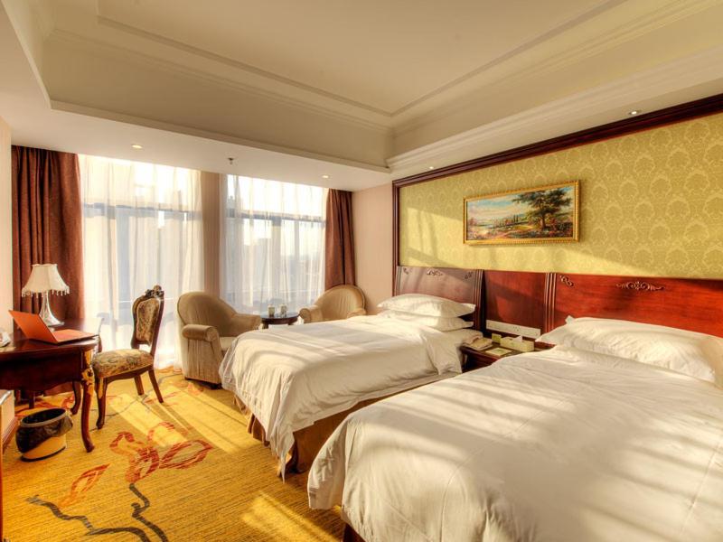 Vienna Hotel Shanghai Happy Valley Сунцзян Экстерьер фото