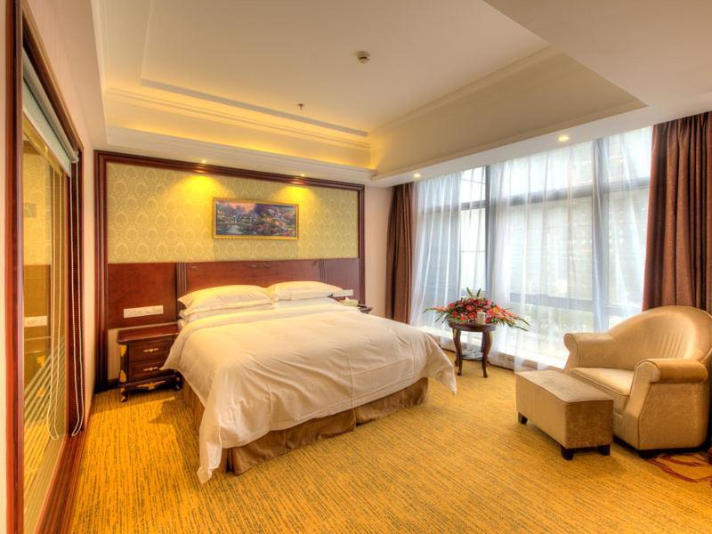 Vienna Hotel Shanghai Happy Valley Сунцзян Экстерьер фото
